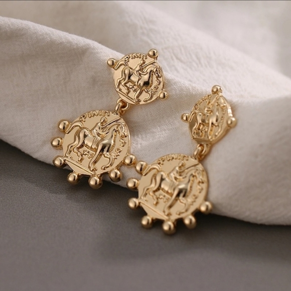 Anthropologie Jewelry - Gold Retro Style Coin Dangle Earrings